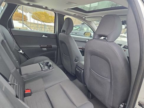 Used 2007 Volvo V50 2.4i image 35