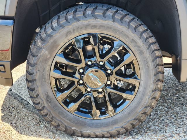 New 2026 Chevrolet Silverado 2500 LTZ w/ LTZ Plus Package AWD/4WD image 8
