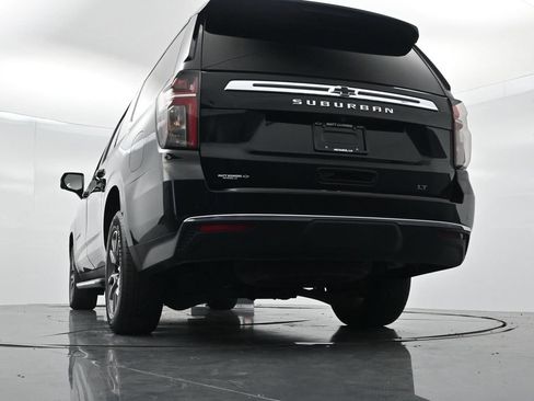 Used 2024 Chevrolet Suburban LT w/ LT Signature Plus Package RWD image 30