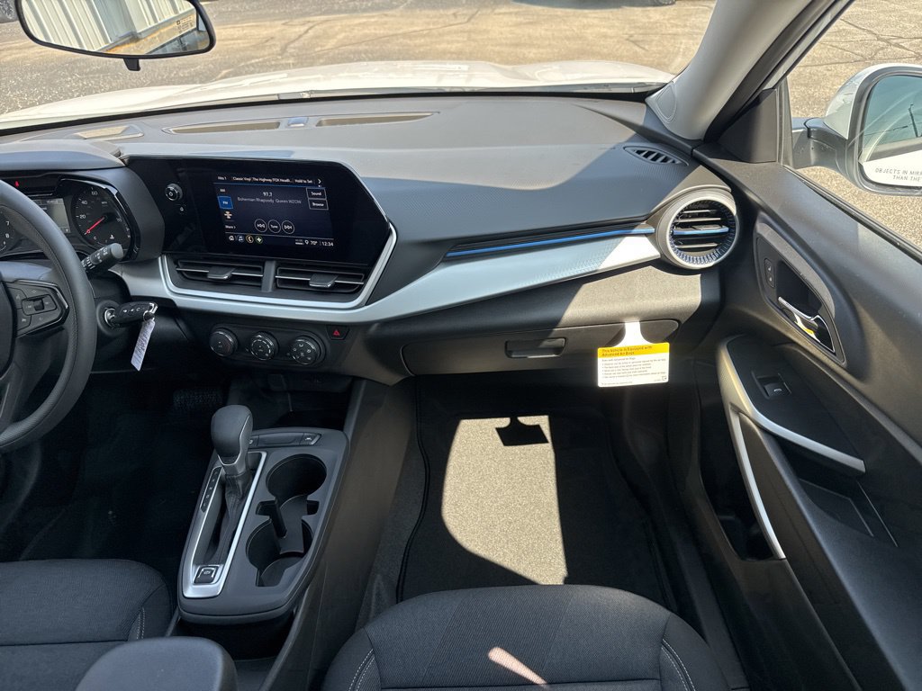 New 2026 Chevrolet Trax LS w/ LS Convenience Package FWD image 22