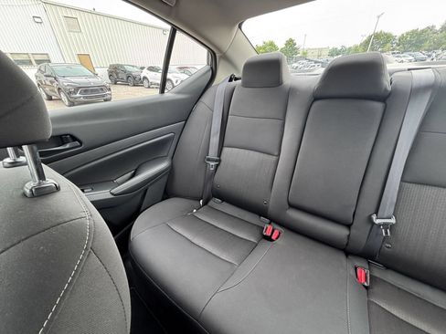Used 2025 Nissan Altima 2.5 SV FWD image 39
