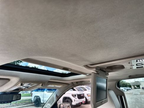Used 2016 GMC Yukon XL Denali w/ Open Road Package RWD image 19
