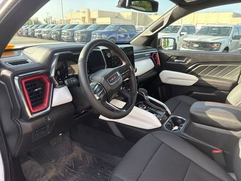 Used 2024 GMC Canyon AT4X AWD/4WD image 10