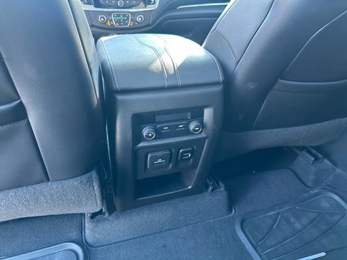 Used 2018 Chevrolet Traverse LT AWD/4WD image 15