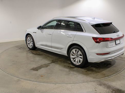 Used 2022 Audi e-tron S Premium Plus image 3