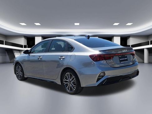 Used 2024 Kia Forte GT-Line w/ GT-Line Premium Package FWD image 4