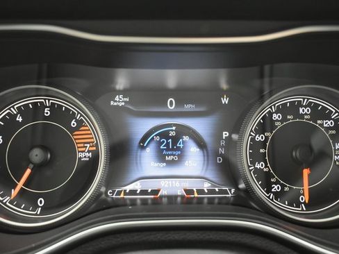 Used 2019 Jeep Cherokee Limited image 18