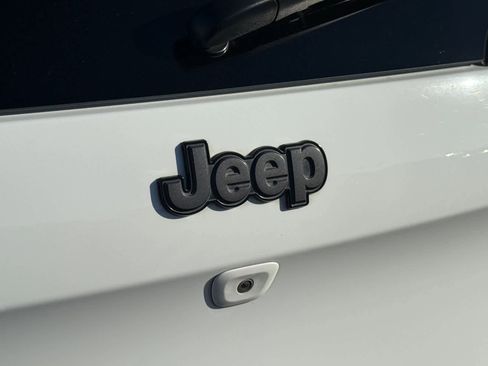 Used 2016 Jeep Cherokee Trailhawk w/ Comfort/Convenience Group image 10