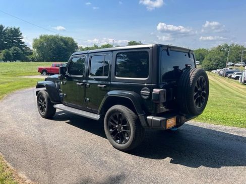 Certified 2022 Jeep Wrangler Unlimited Sahara w/ Cold Weather Group AWD/4WD image 5