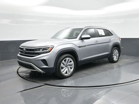 Used 2020 Volkswagen Atlas Cross Sport SE image 1