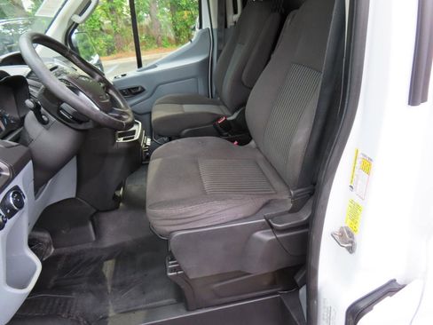 Used 2016 Ford Transit 250 130 Low Roof RWD image 16