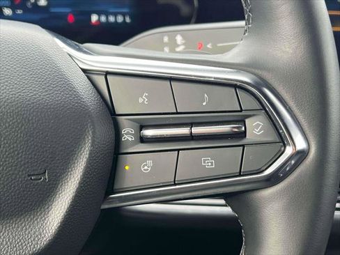 Used 2025 Chevrolet Equinox LT w/ Convenience Package II image 22