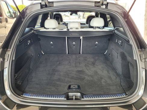 Used 2024 Mercedes-Benz GLC 300 4MATIC image 9