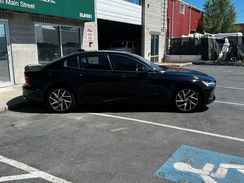 Used 2020 Volvo S60 T6 Momentum AWD/4WD image 8