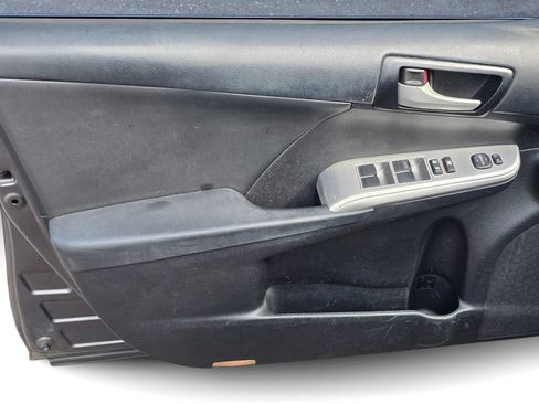 Used 2013 Toyota Camry SE FWD image 10