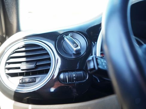 Used 2014 Volkswagen Beetle 2.5 image 25