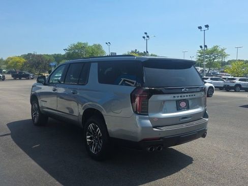 Used 2025 Chevrolet Suburban Z71 AWD/4WD image 5