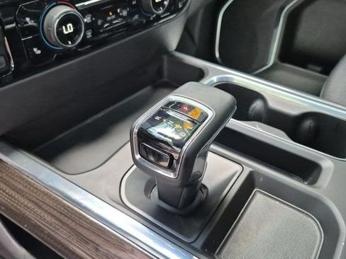 Used 2025 Chevrolet Silverado 1500 LT Trail Boss w/ Convenience Package II AWD/4WD image 21