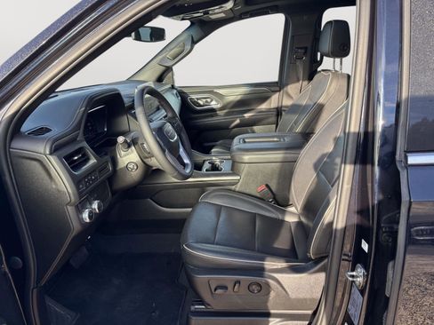 Used 2022 GMC Yukon XL SLT w/ SLT Premium Package RWD image 13