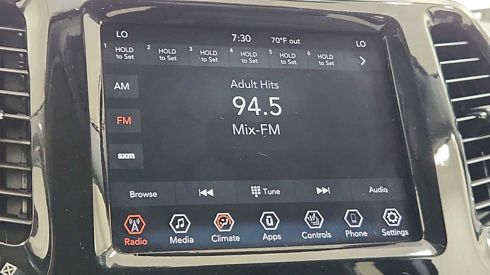 Used 2020 Jeep Cherokee Limited AWD/4WD image 18