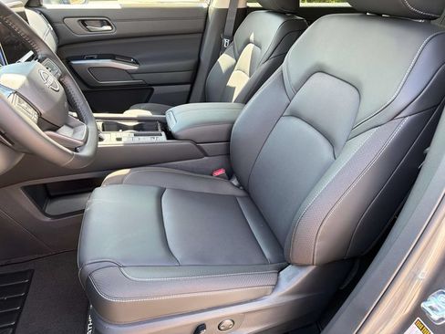 New 2026 Nissan Pathfinder SL FWD image 23