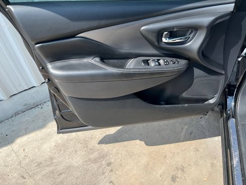 Used 2019 Nissan Murano S AWD/4WD image 11