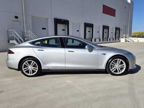 Used 2014 Tesla Model S 60 image 4