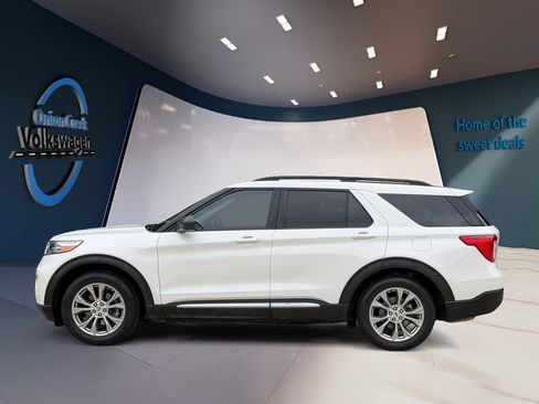 Used 2022 Ford Explorer XLT w/ Equipment Group 202A RWD image 7