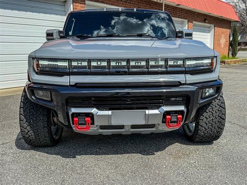 Used 2024 GMC Hummer EV 3X w/ LPO, Illumination Package image 9