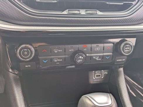 Used 2025 Jeep Compass Trailhawk image 26