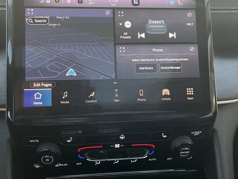 Used 2023 Jeep Grand Cherokee L Limited image 15