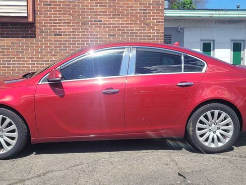 Used 2013 Buick Regal Premium FWD image 2
