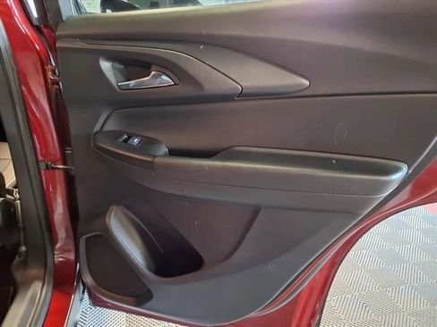 Used 2023 Chevrolet TrailBlazer RS w/ Convenience Package image 11