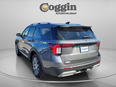 New 2026 Ford Explorer Platinum image 3