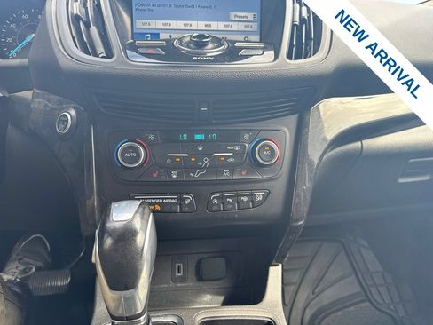 Used 2019 Ford Escape Titanium AWD/4WD image 24