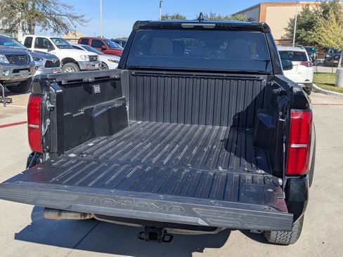 Used 2024 Toyota Tacoma TRD Off-Road image 28