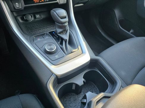 Used 2019 Toyota RAV4 LE AWD/4WD image 23
