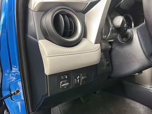 Used 2016 Toyota RAV4 XLE AWD/4WD image 28