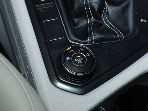 Used 2024 Volkswagen Tiguan SE R-Line AWD/4WD image 30