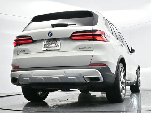 Used 2024 BMW X5 xDrive40i w/ Premium Package image 46