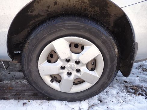 Used 2014 Nissan Rogue S image 17