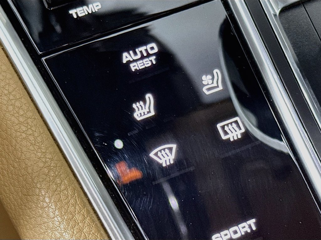 Certified 2021 Porsche Panamera RWD image 23
