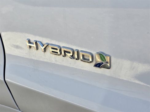 Used 2019 Ford Fusion SE image 32