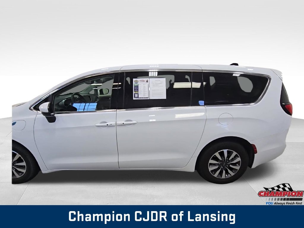 Used 2023 Chrysler Pacifica Touring-L FWD image 8