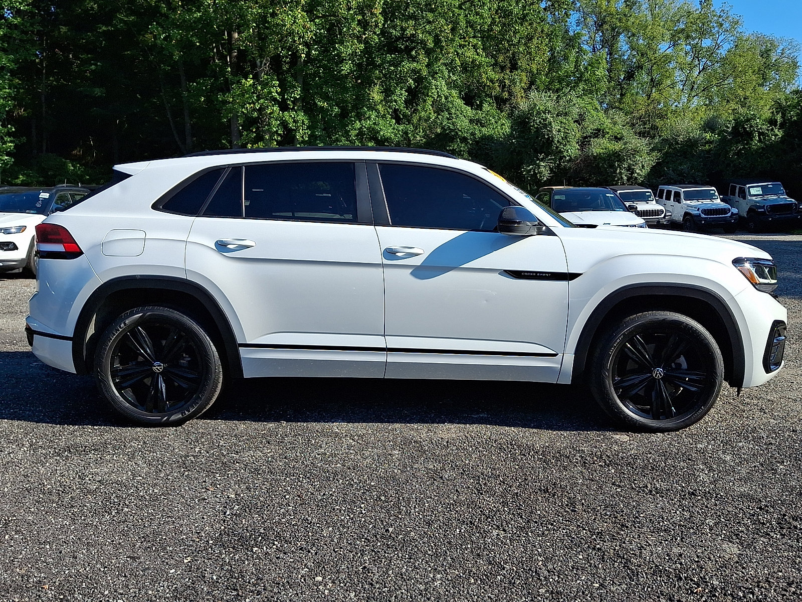 Used 2023 Volkswagen Atlas Cross Sport SEL R-Line AWD/4WD image 7