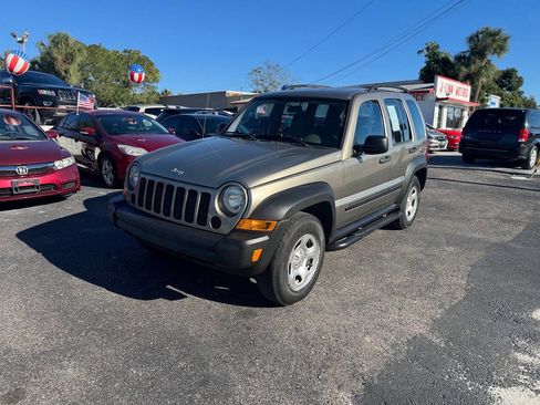 Used 2006 Jeep Liberty Sport image 4