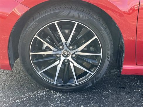 Used 2024 Toyota Camry SE image 10