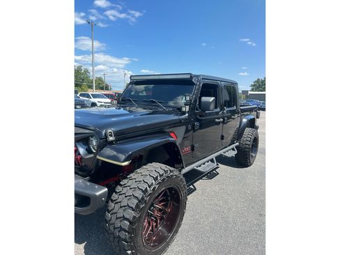 Used 2021 Jeep Gladiator Sport AWD/4WD image 3