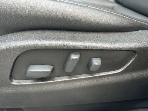 Used 2021 Cadillac XT4 Premium Luxury w/ Cold Weather Package image 20