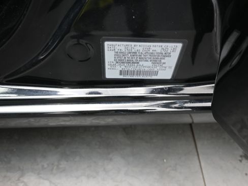 Used 2021 Nissan Versa SV FWD image 15